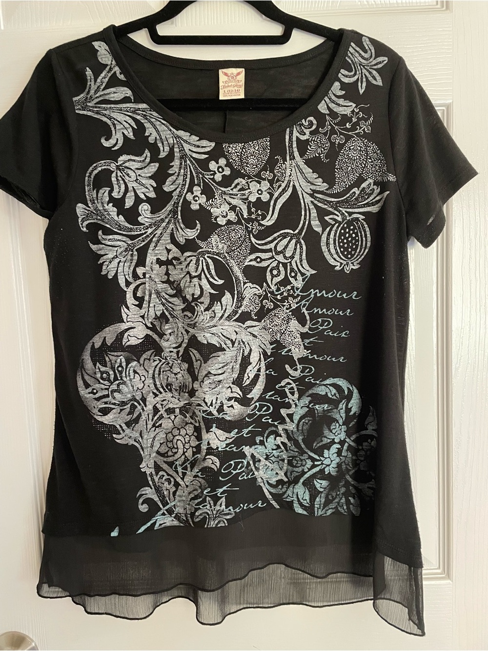 Faded Glory Black Short-Sleeve Top with Silver Decorative Print